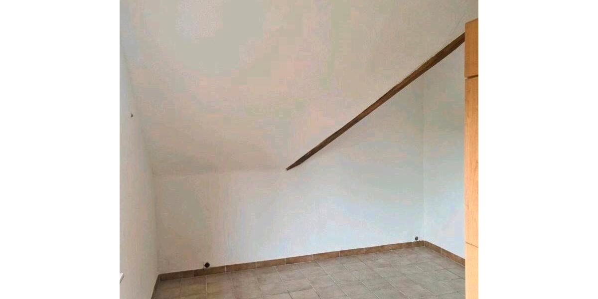 Dachgeschoßwohnung Halver - 2 Zimmer, 74 m&sup2;, 750&euro; | Angebot:26164498