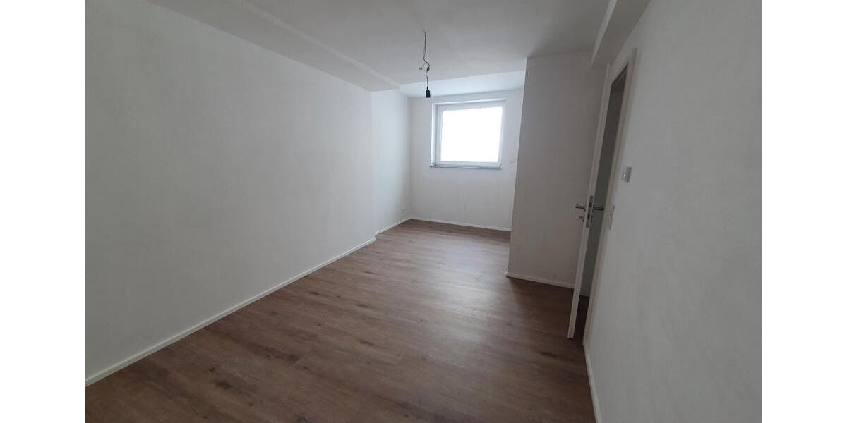 Etagenwohnung Bergisch Gladbach Alt-Frankenforst - 3 Zimmer, 114 m&sup2;, 1.550&euro; | Angebot:27624008