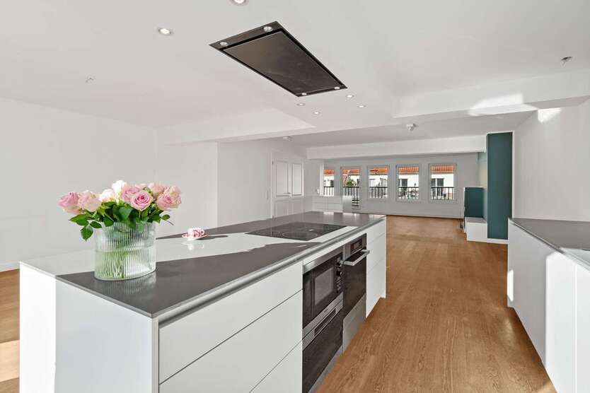 Wohnung zum Kaufen in Düsseldorf 1.450.000 € 201 m² 4 zimmer