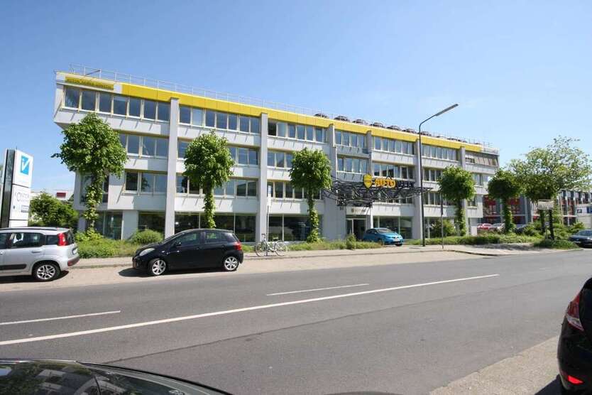 Büro in Düsseldorf 7.733 € 863.95 m²