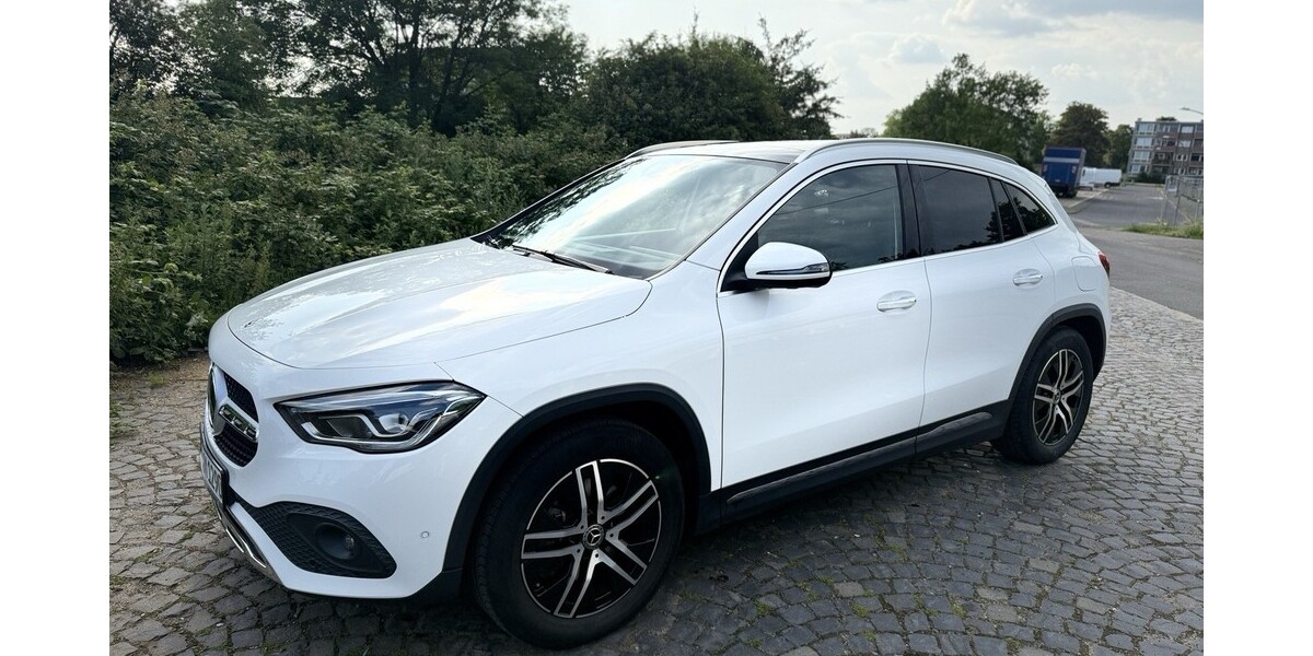 Mercedes-Benz GLA-Klasse 77.300 km 32.900 € Köln 50667