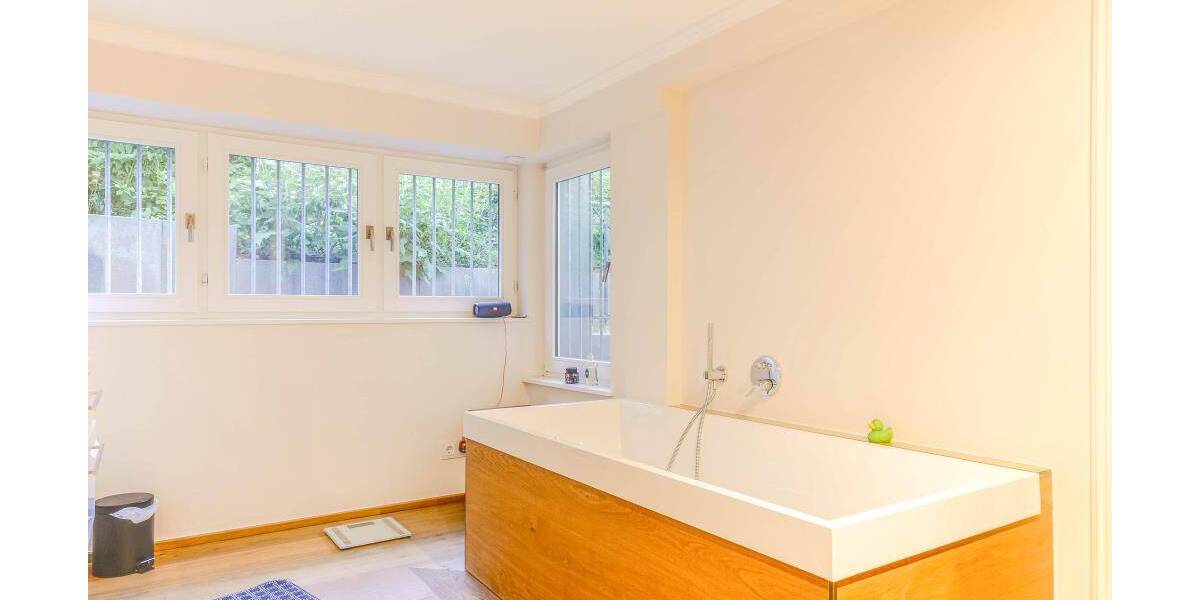 Mehrfamilienhaus, Wohnhaus Leverkusen Bergisch Neukirchen - 8 Zimmer, 345 m&sup2;, 1.395.000&euro; | Angebot:22588891