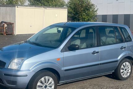 Ford Fusion 81.000 km 2.990 &euro; Radevormwald 42477