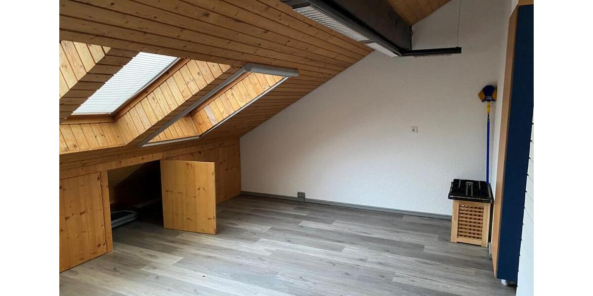 Dachgeschoßwohnung Erkrath - 2 Zimmer, 50 m&sup2;, 680&euro; | Angebot:24444896