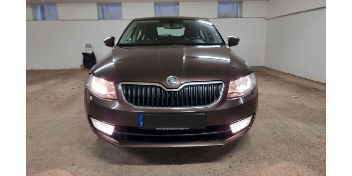 Skoda Octavia 151.000 km 8.970 &euro; Düsseldorf 40474