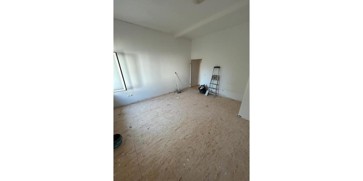Etagenwohnung Leverkusen - 4 Zimmer, 90 m&sup2;, 1.400&euro; | Angebot:25931877