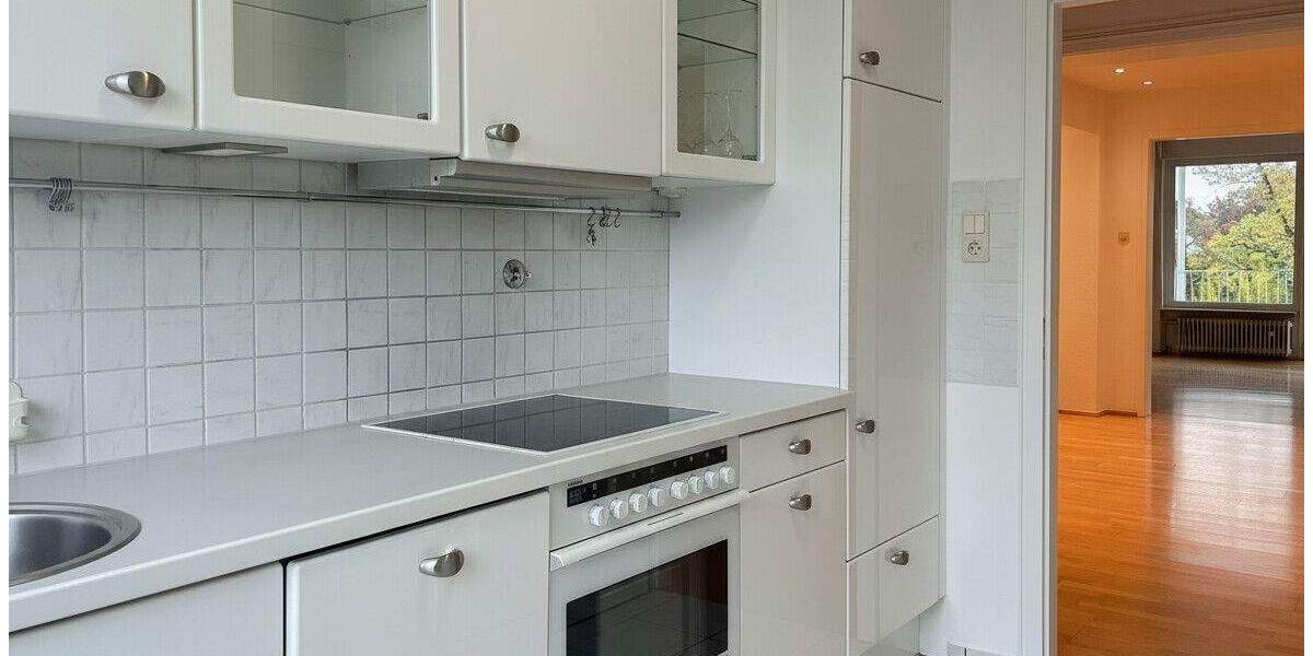 Etagenwohnung Düsseldorf Düsseltal - 3 Zimmer, 121 m&sup2;, 1.940&euro; | Angebot:24762409