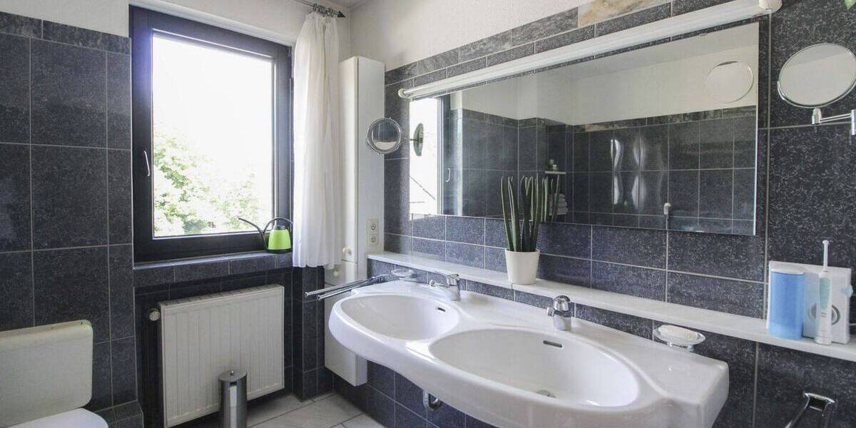 Einfamilienhaus Haan - 7 Zimmer, 889.000&euro; | Angebot:26834353
