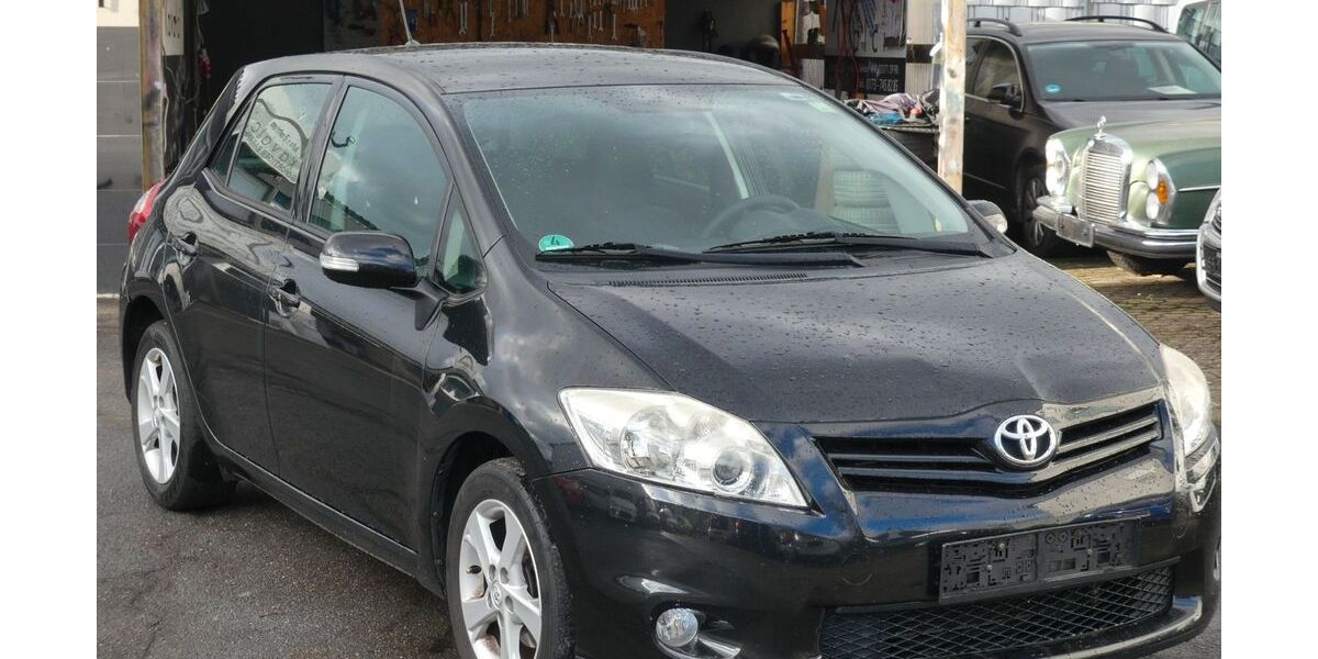 Toyota Auris 156.000 km 4.799 € Leverkusen 51379