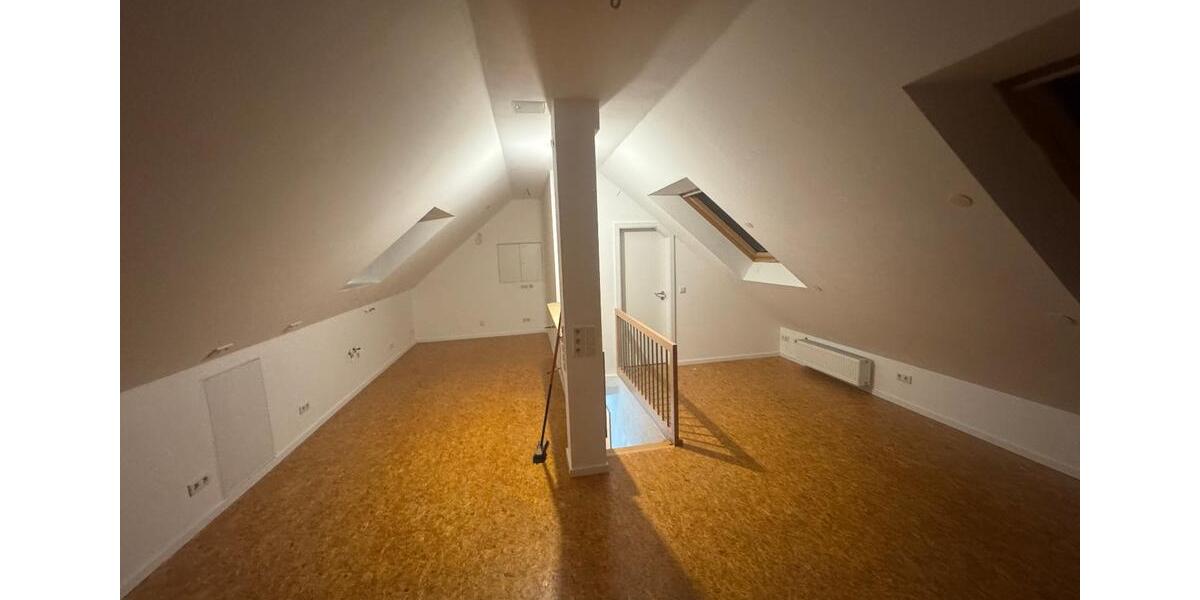 Einfamilienhaus Wuppertal Dönberg - 10 Zimmer, 304 m&sup2;, 3.100&euro; | Angebot:24477426