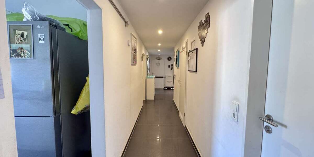 Traumhafte 3,5-Zimmer-Wohnung mit großem Balkon, herrlicher Aussicht, Garage und inkl.Einbauküche - Etagenwohnung Velbert Pöthen | Angebot:24740227