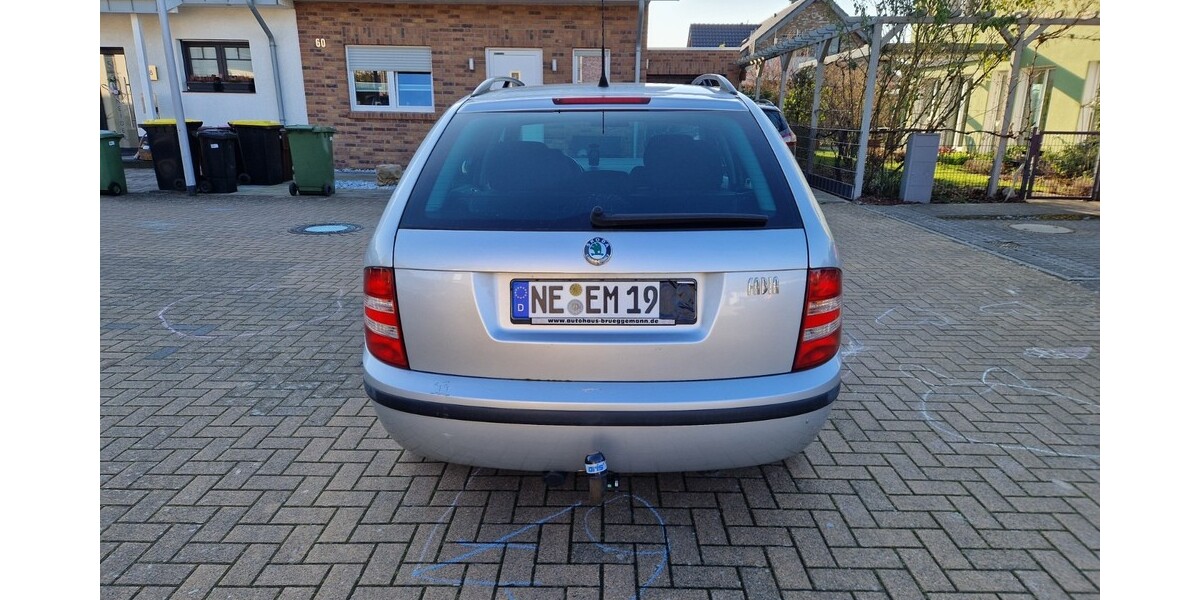 Skoda Fabia 389.000 km 1.800 &euro; Dormagen 41539