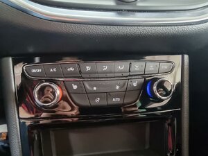 Opel Astra Elegance Navi Keyless Park&Go Klimaautom. Wi 25.902 km 20.390 € HAAN 42781