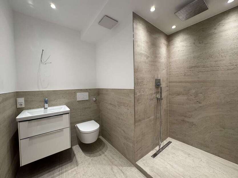 Wohnung zum Kaufen in Düsseldorf 439.000 € 76 m²