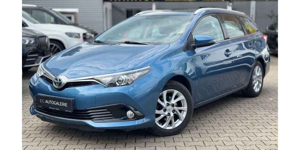 Toyota Auris 113.000 km 9.950 &euro; Köln 51109