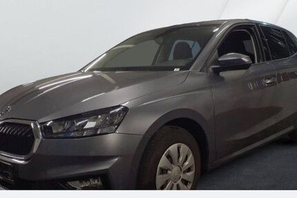 Skoda Fabia 6.075 km 17.370 &euro; Remscheid 42857