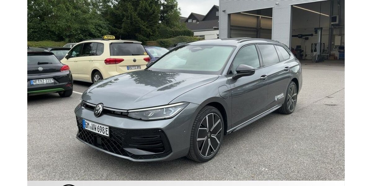 VW Passat 3.000 km 74.850 &euro; Radevormwald 42477