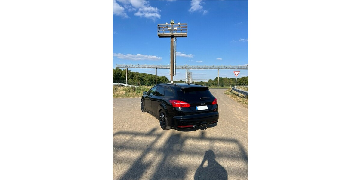 Ford Focus 82.000 km 17.400 &euro; Köln 50667