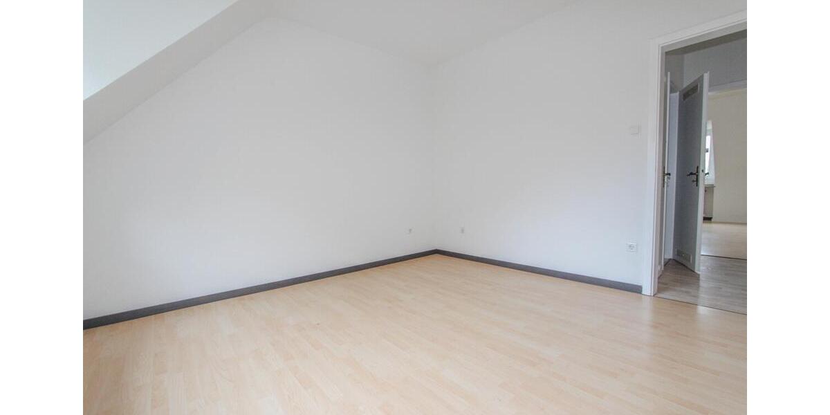 Charmante Dachgeschosswohnung in Zentraler Lage von Neuss 2 zimmer