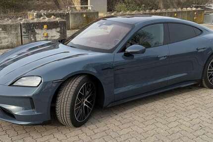 Porsche Taycan 3.000 km 108.000 &euro; Düsseldorf, Stadt 40219