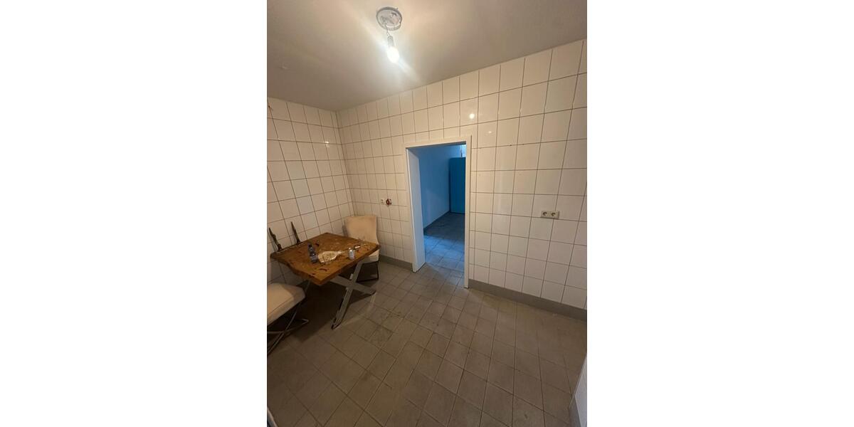 Erdgeschoßwohnung Solingen - 1 Zimmer, 140 m&sup2;, 170.000&euro; | Angebot:26126914