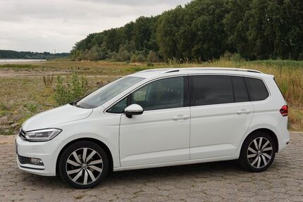 VW Touran 143.054 km 17.950 &euro; Köln 50999