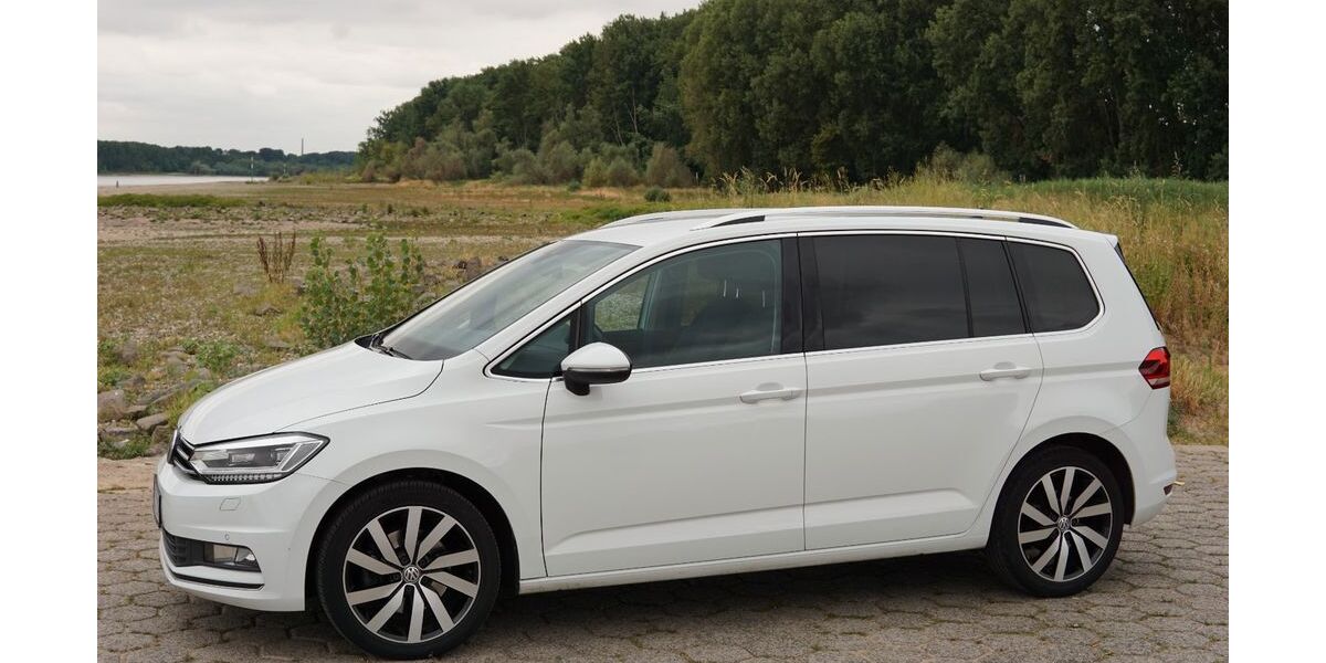 VW Touran 143.054 km 17.950 &euro; Köln 50999