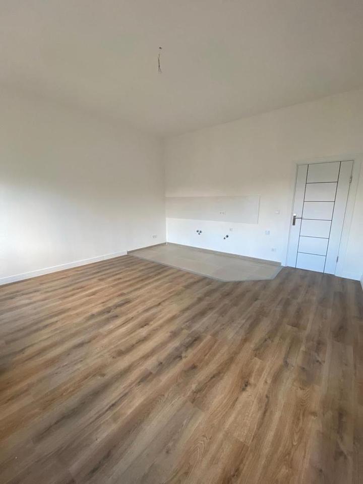 13-Familienhaus + 1 Gewerbeeinheit | Fast fertig renoviert | zimmer