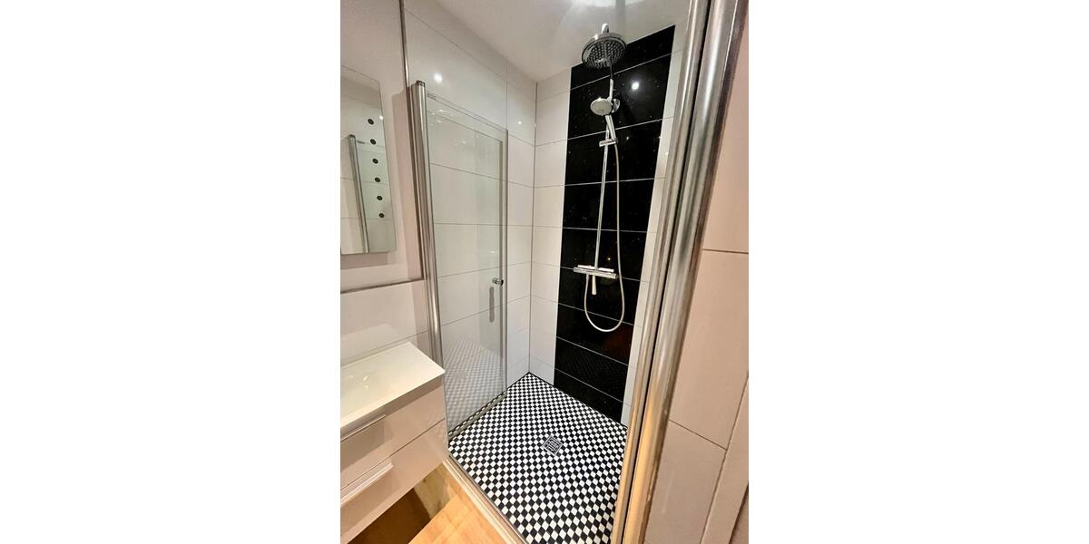 Etagenwohnung Düsseldorf Flingern Süd - 3 Zimmer, 95 m&sup2;, 650.000&euro; | Angebot:24996367