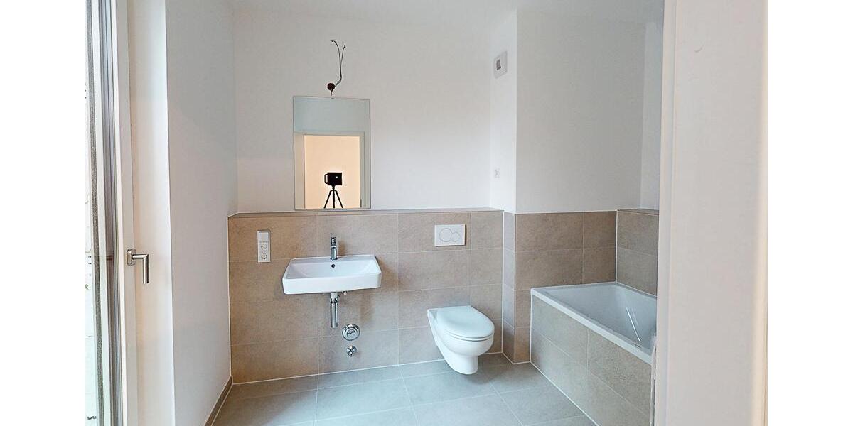 Dachgeschoßwohnung Düsseldorf Heerdt - 3 Zimmer, 93 m&sup2;, 1.486&euro; | Angebot:24441628