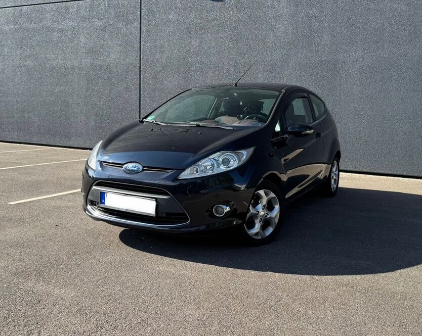 Ford Fiesta 73.500 km 4.490 € Köln 50858
