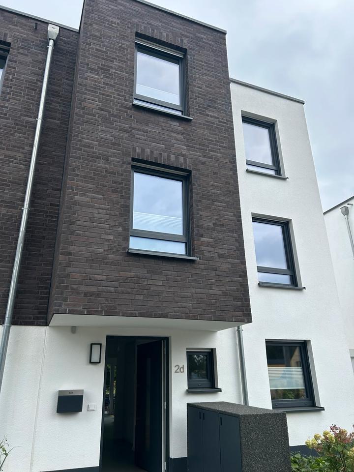 Neubau Reiheneckhaus mit Dachterasse & Garten in Solingen