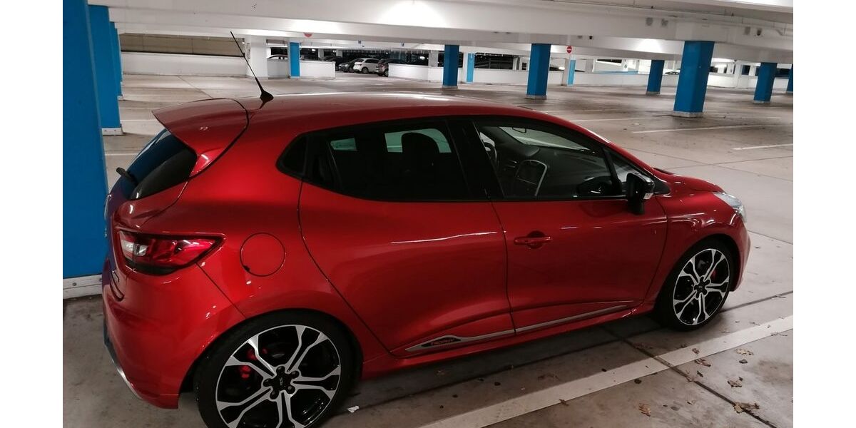Renault Clio 89.900 km 22.499 &euro; Köln 50667