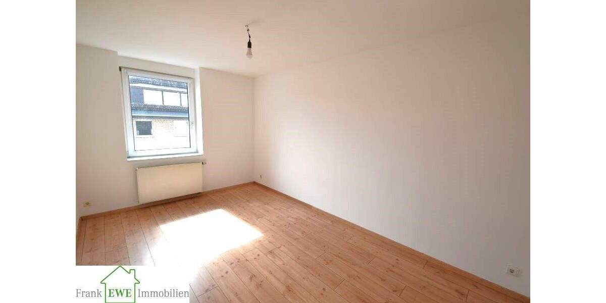 Etagenwohnung Düsseldorf / Eller Eller - 3 Zimmer, 82 m&sup2;, 269.000&euro; | Angebot:24974730