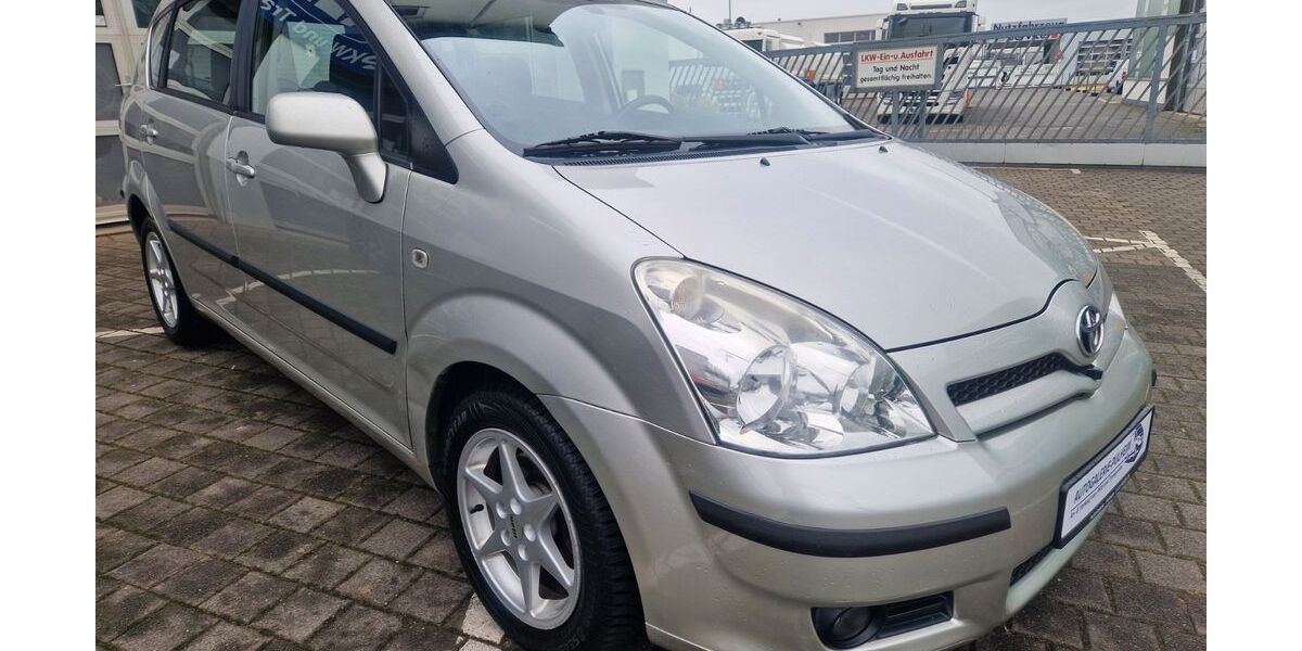 Toyota Corolla Verso 105.000 km 7.450 € Pulheim 50259