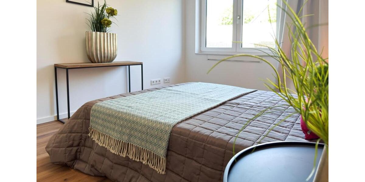 Einfamilienhaus Solingen Wald - 2 Zimmer, 85 m&sup2;, 1.300&euro; | Angebot:24150351