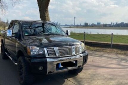 Nissan Titan