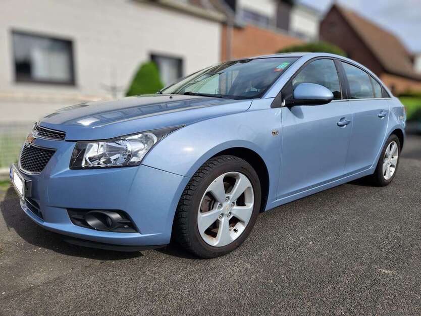 Chevrolet Cruze 154.000 km 5.990 € Düsseldorf 40229