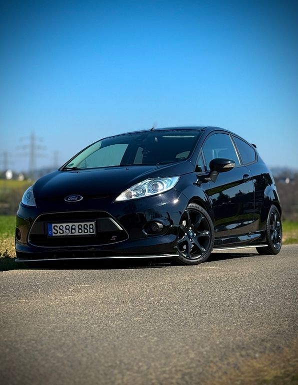 Ford Fiesta 157.000 km 5.500 € Solingen 42659