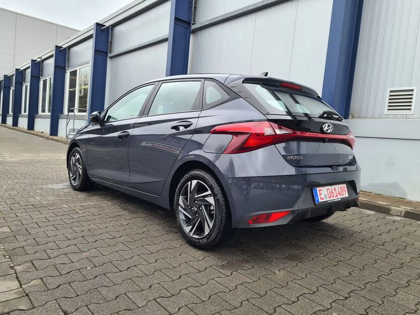 i20