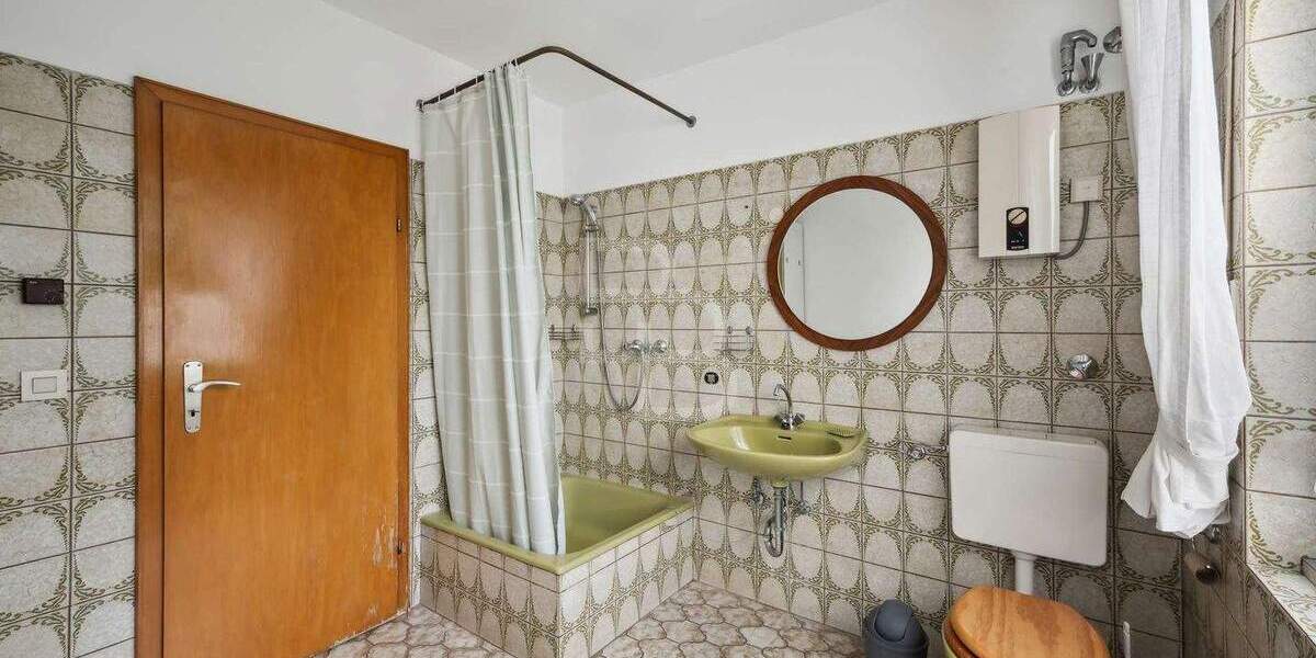 Mehrfamilienhaus, Wohnhaus Köln Dünnwald - 6 Zimmer, 201 m&sup2;, 589.000&euro; | Angebot:24726185