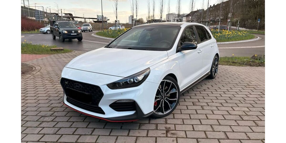 Hyundai i30 101.797 km 19.849 &euro; Leverkusen 51379