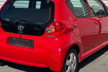 Toyota Aygo (X) 108.220 km 3.890 &euro; Solingen 42719