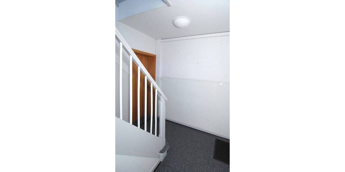 Düsseldorf-Unterrath: 3-Zimmer ETW mit Küche, Bad u. Flur ... plus 27 m² Nutzfläche im UG inkl. Gartennutzung ... Erstbezug nach Totalsanierung 3 zimmer