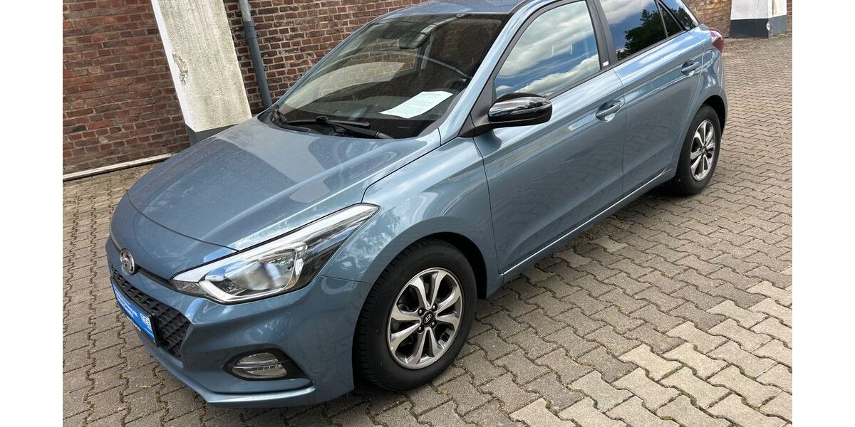 Hyundai i20 75.766 km 8.300 &euro; Köln 51069