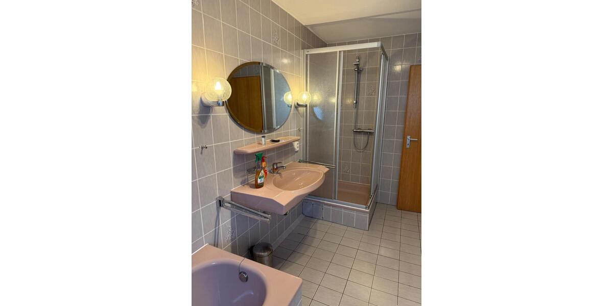 Einfamilien-RMH mit Garten & Garage in RS-Lü – v. Privat zimmer