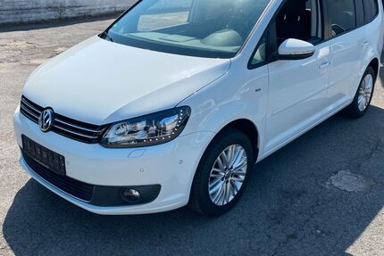 VW Touran 136.000 km 6.900 € Monheim 40789