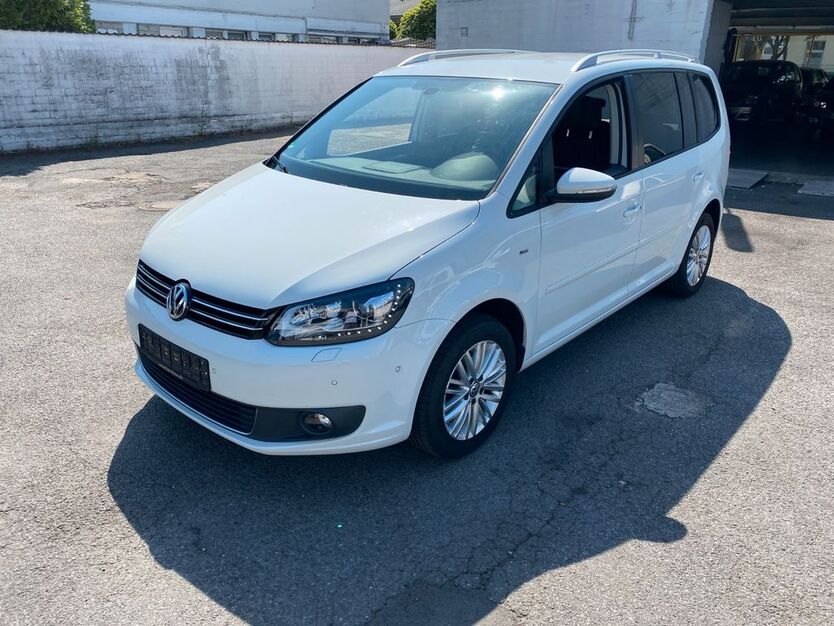 VW Touran 136.000 km 6.900 € Monheim 40789