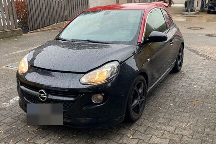 Opel Adam 94.144 km 8.700 &euro; Düsseldorf 40223