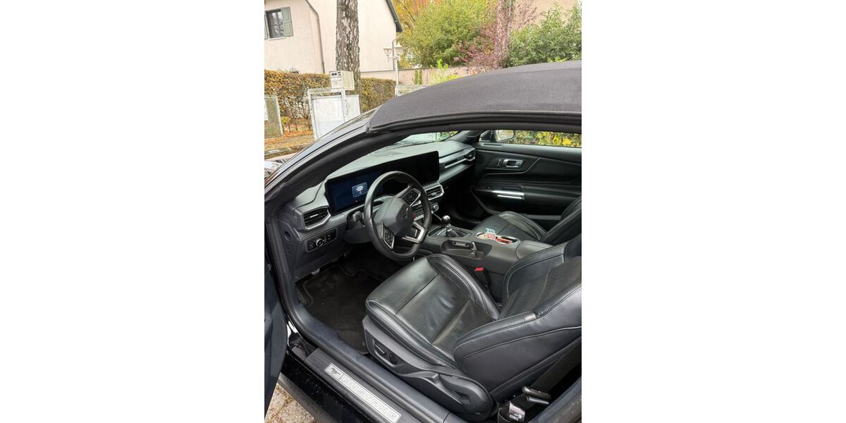 Ford Mustang 27.000 km 51.990 &euro; köln 50859